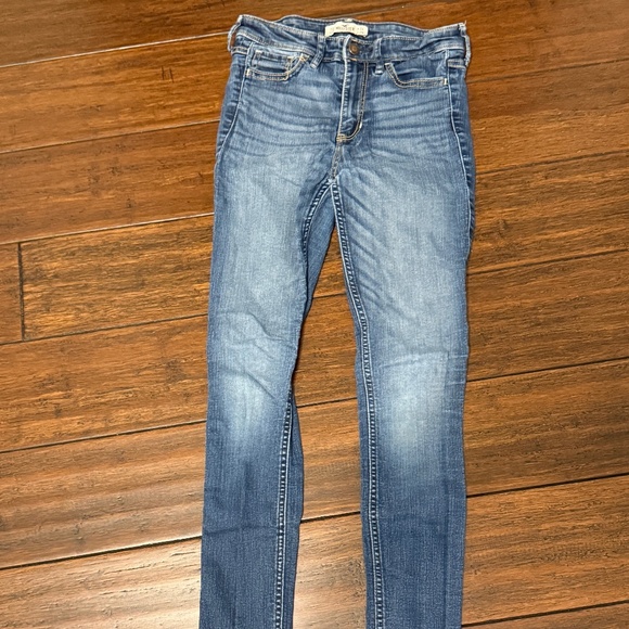 Hollister Super Skinny Jeans